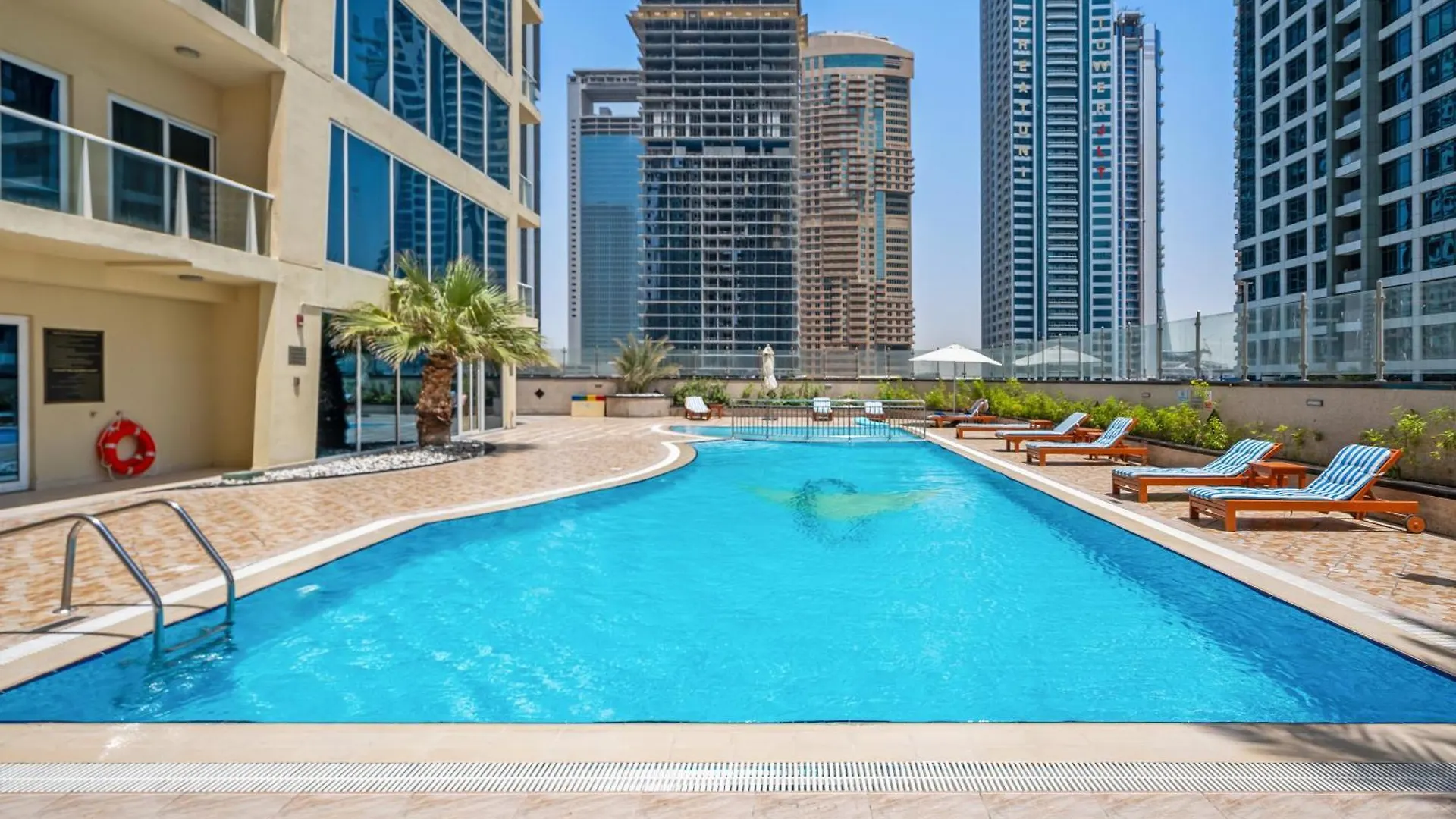 Modern Studio Apartment In Lake View Dubai United Arab Emirates