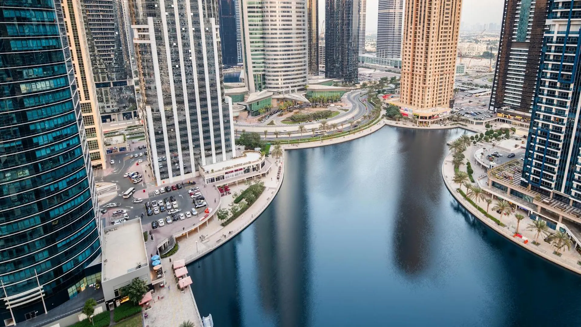 Modern Studio Apartment In Lake View Dubai