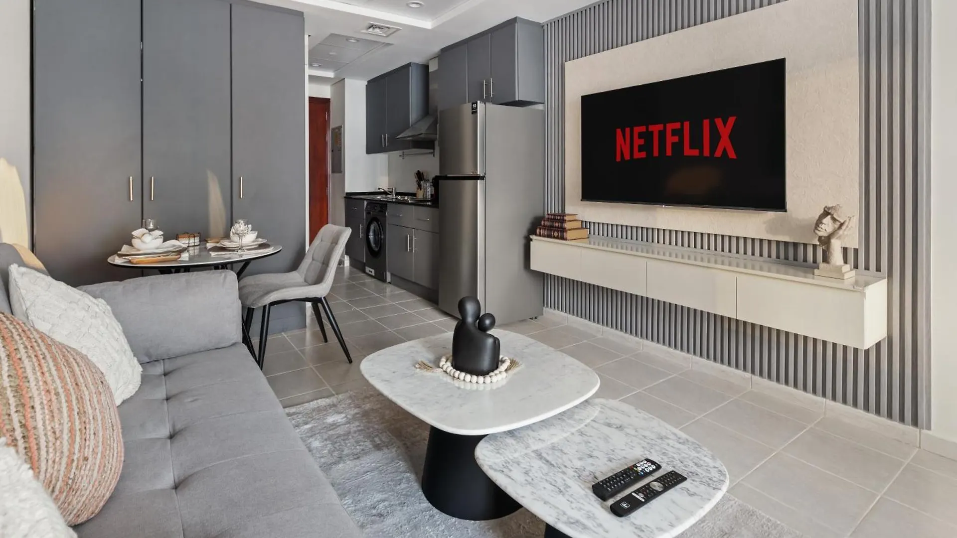 Modern Studio Apartment In Lake View Dubai